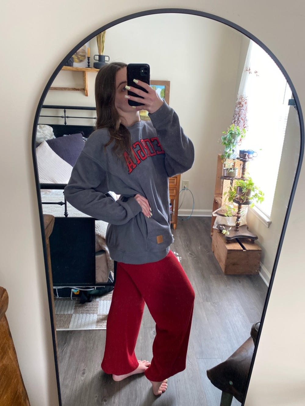 Pressbox Georgia Red Lettering Gray Soft Oversized Sweatshirt — Women’s L - Picture 3 of 10